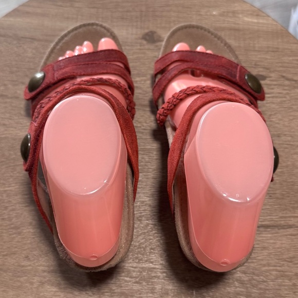 AETREX Womenβs Platform velcro Adjustable Red Suede Strappy Sandals size 7 - Picture 7 of 14